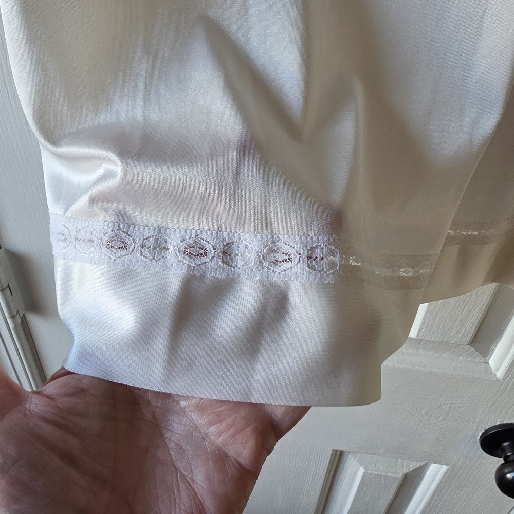 Vintage Sears Half Slip Size L Length Average The Doesn't Slip Nylon Anti Cling - Picture 3 of 6